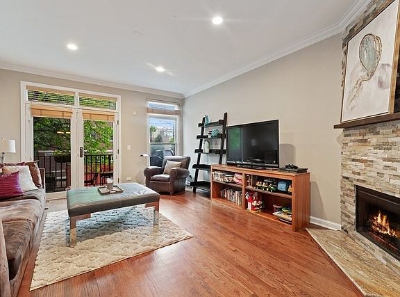 2nd image of 2743 N Wolcott Ave Unit 46