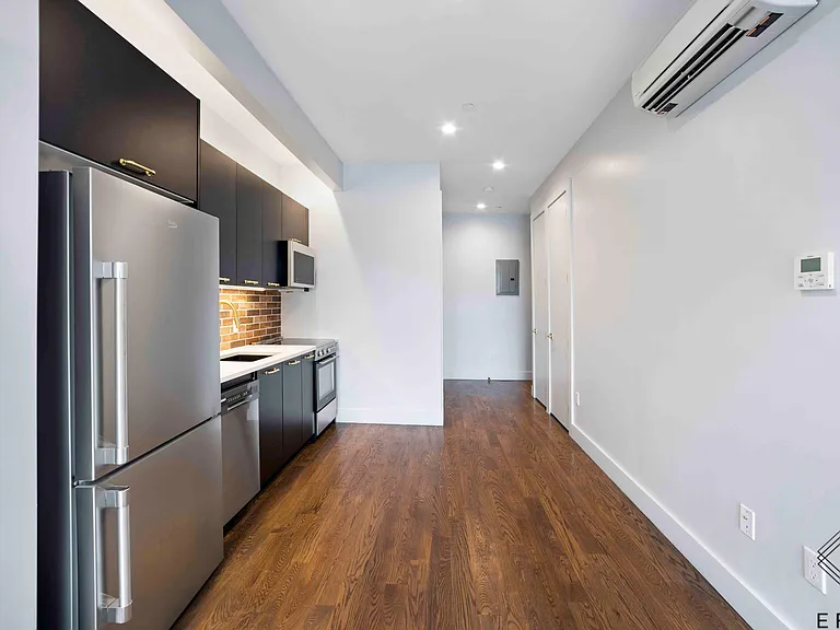 101 Varet St #3D — Photo 4