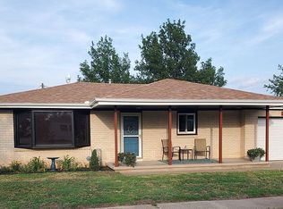 302 N Rhodes Ave, Pretty Prairie, KS 67570