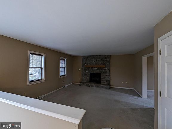 5th image of 183 Darlington Cir