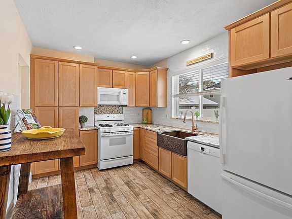 4th image of 54 Clements Rd