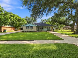 1705 Chilton Dr, Baytown, TX 77520