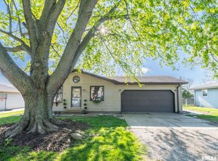 111 Durant St, Morton, IL 61550