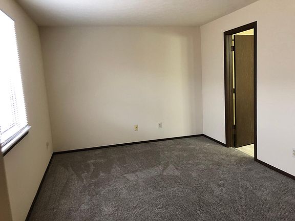 4th image of 2368 E Market St