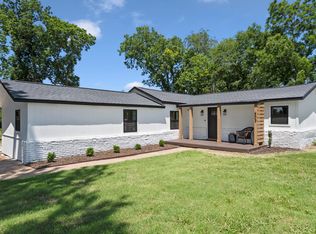 903 W 7th St, Grove, OK 74344