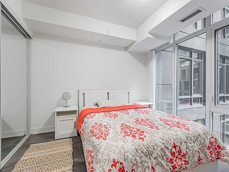 525 Adelaide St W #631 — Photo 17