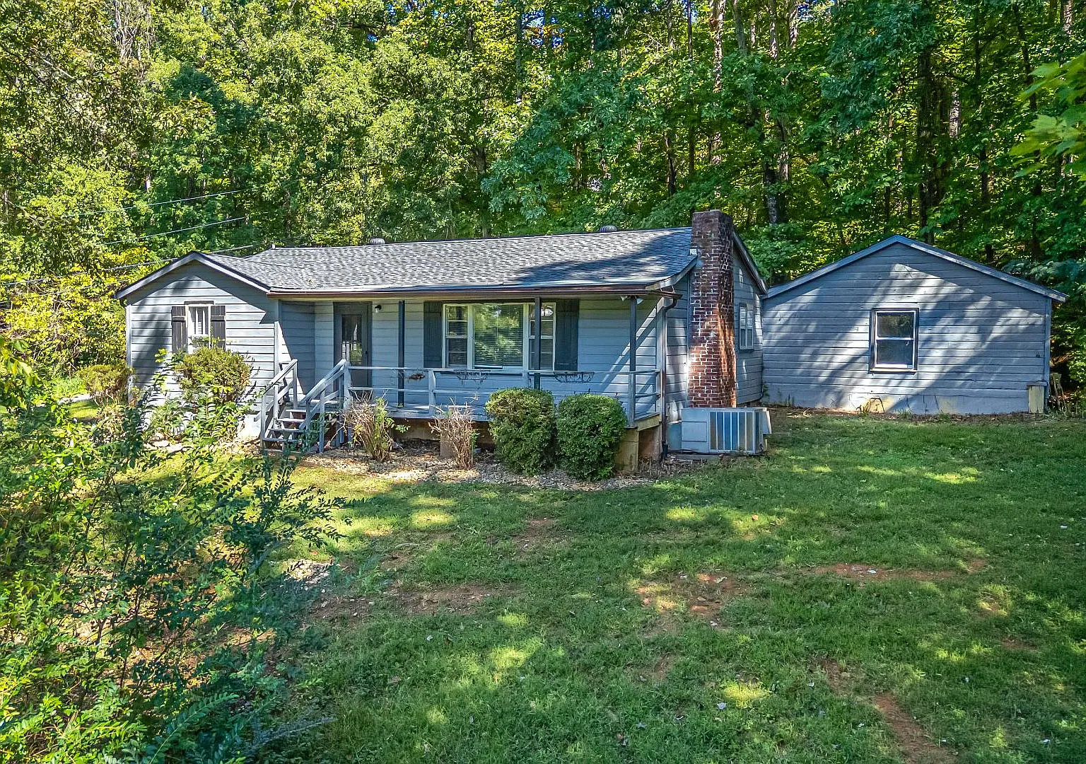 400 Fox Rd — Photo 1