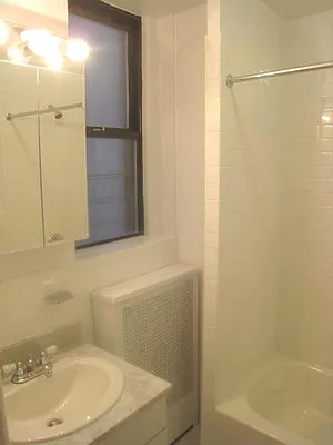 Rented by City Connections Realty | media 4