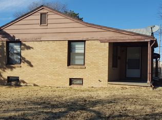 6010 E Oakwood Dr, Wichita, KS 67208