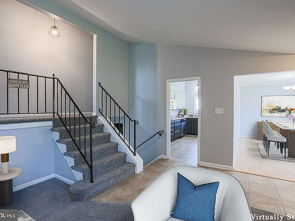 3rd image of 803 Woodglen Pl