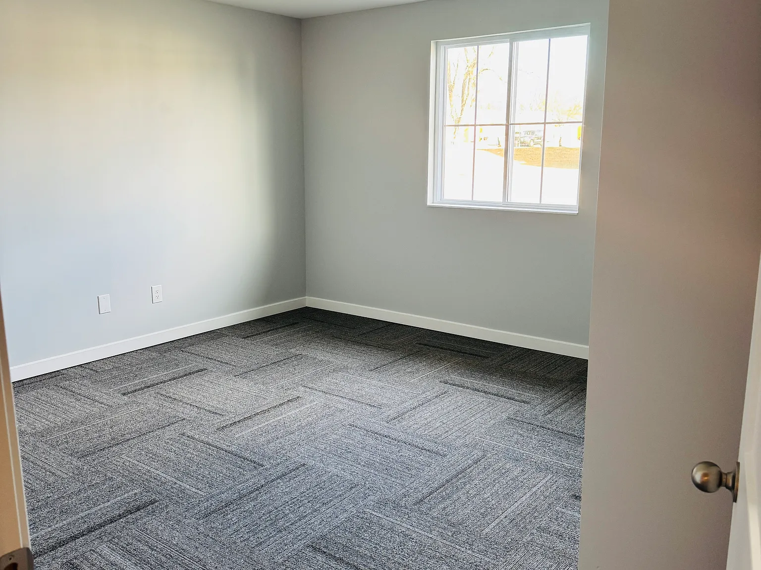 2 bed, 1.5 bath, 1050 sqft, $1,595 — Photo 2