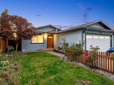 724 Vasques Dr, Half Moon Bay, CA, 94019