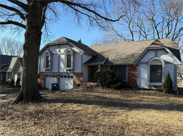 10306 Long St, Overland Park, KS 66215