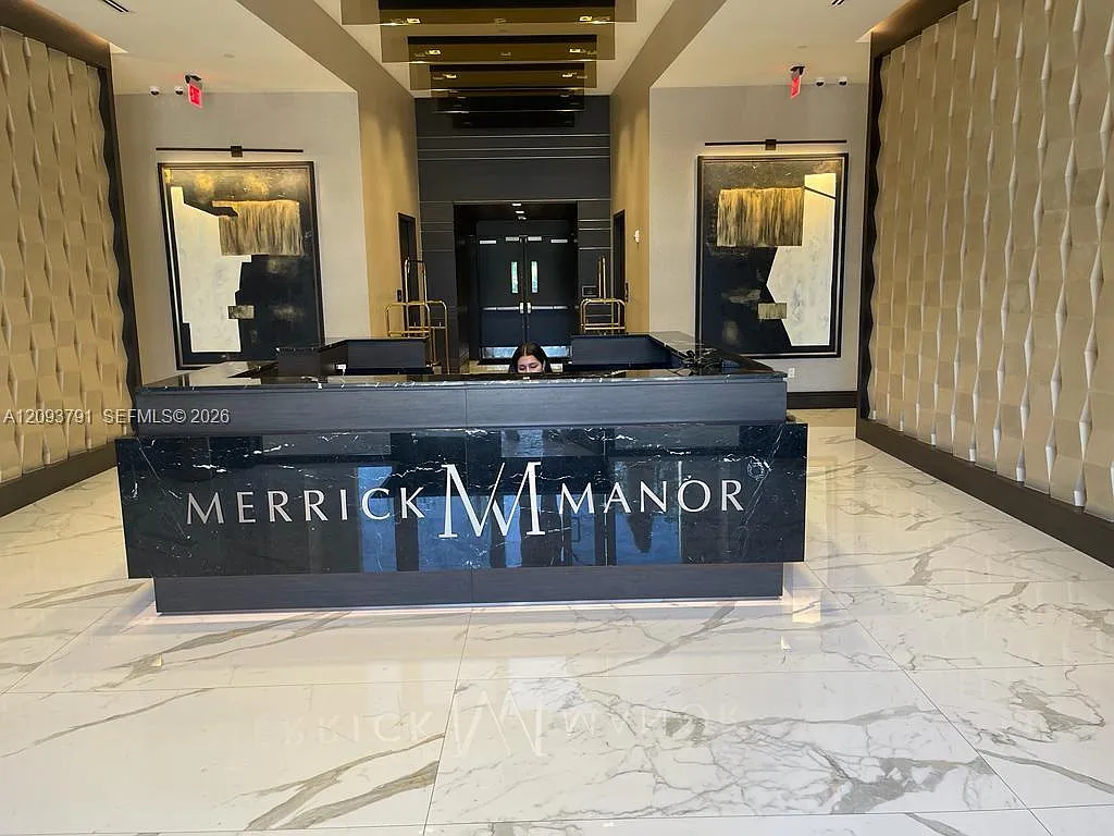 Merrick Manor Condo — Photo 2