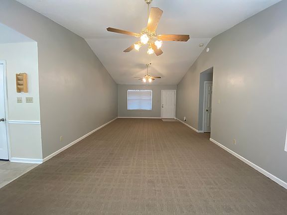4th image of 5624 Jamaica Ln