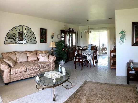 4th image of 202 SE 15th Ave