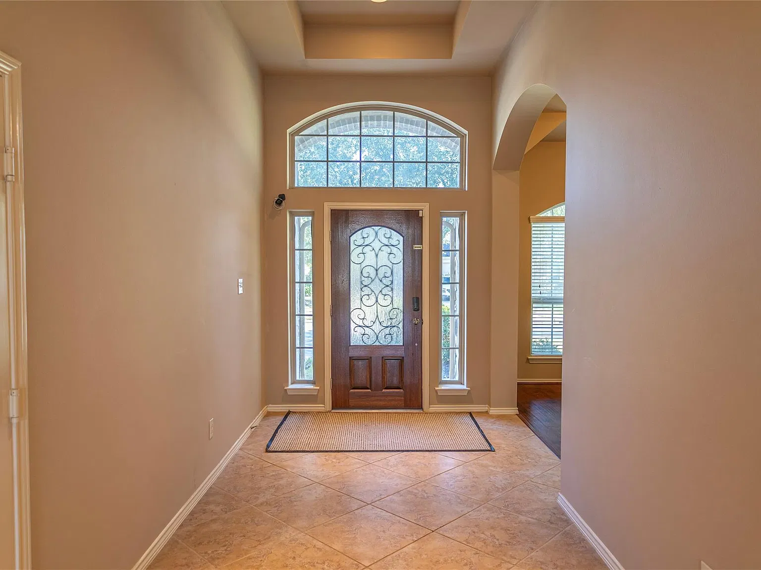 4 bed, 3.0 bath, 2631 sqft, $2,650 — Photo 3