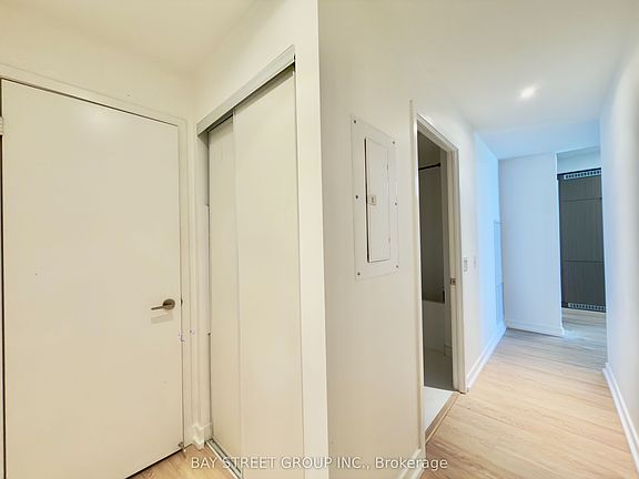 4th image of 20 Edward St #1119