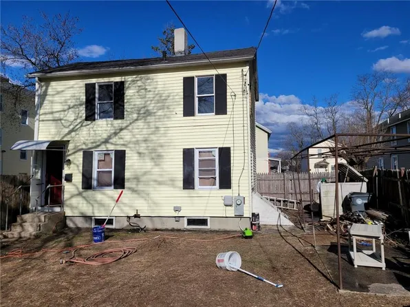 19 Alton St, Providence, RI 02908