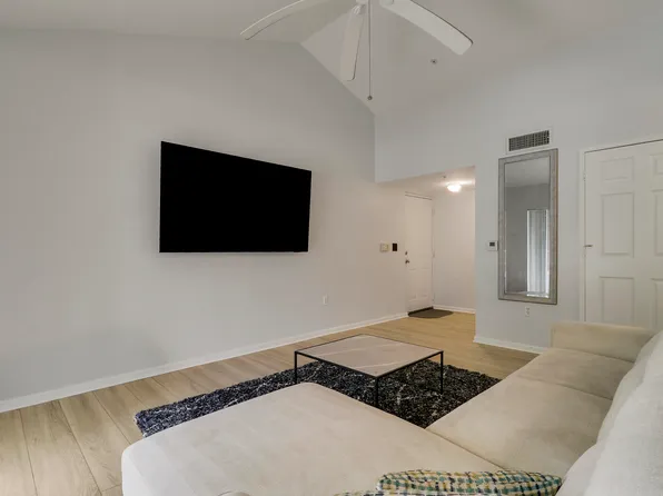 242 Village Blvd APT 2112, Tequesta, FL 33469