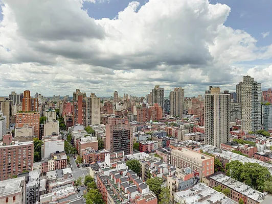 Rented by Hecht Group | media 64