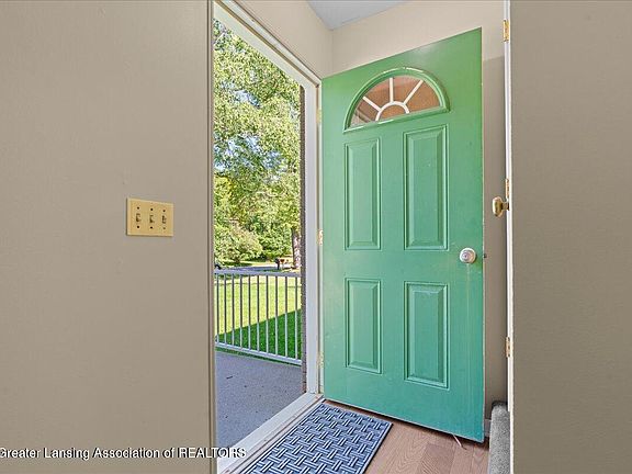 3rd image of 4420 Arbor Dr