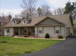 104 Summerwind Dr, Crossville, TN 38571