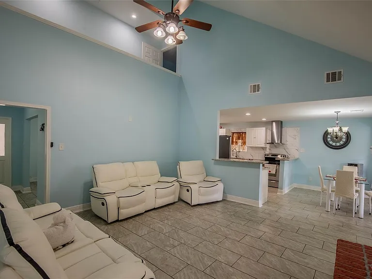 5611 Long Creek Ln — Photo 8