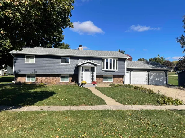 205 Mason Ave, Scales Mound, IL 61075