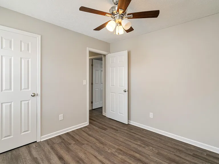 2522 McMillan St N — Photo 18