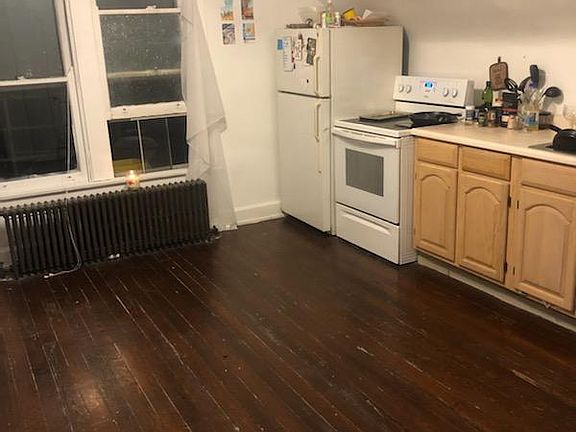 2nd image of 2362 Stratford Ave APT 3