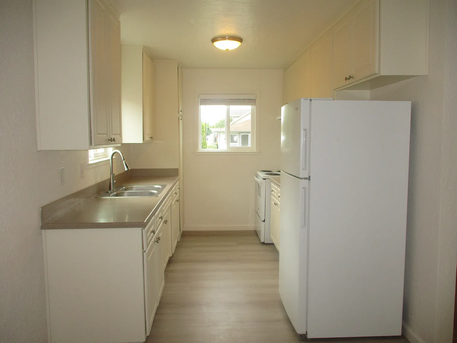 3 bed, 1.5 bath, 1500 sqft, $3,850 — Photo 4