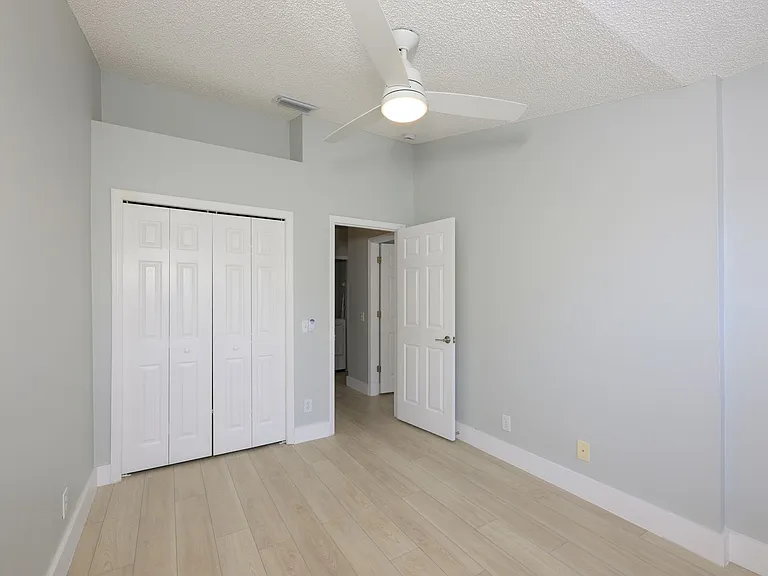 671 Vallance Way NE — Photo 28
