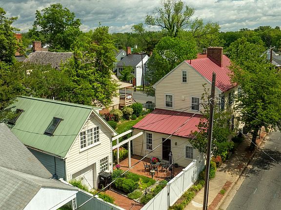 4th image of 1300 Caroline St