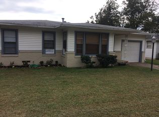 1024 Tyler St, Gainesville, TX 76240