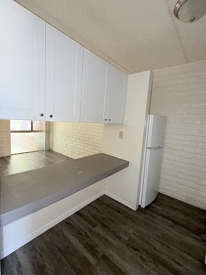 BROADWAY APARTMENTS — Photo 38