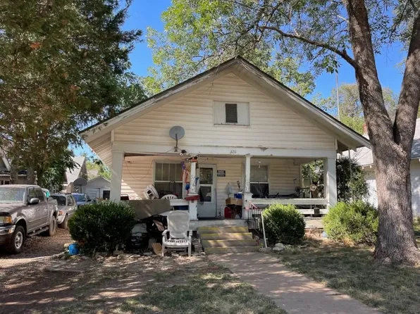 326 W Carr Ave, El Dorado, KS 67042