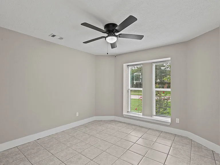 1107 Londonderry Ave — Photo 27
