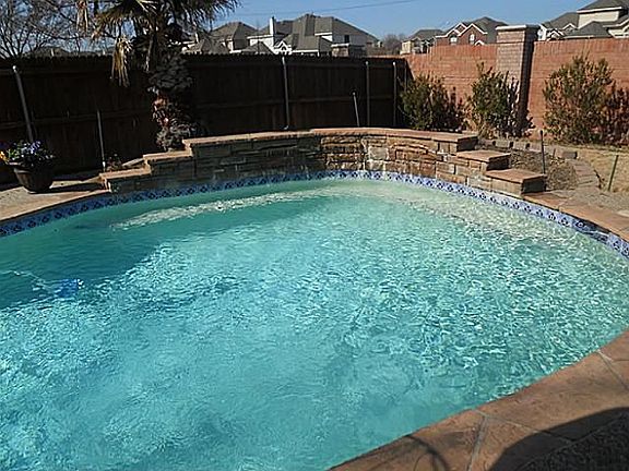 3rd image of 12 Lake Glen Ct
