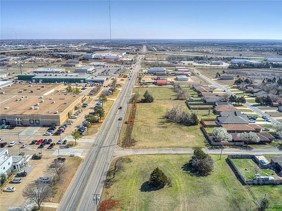 4th image of 130769724 Seven Oaks Cir
