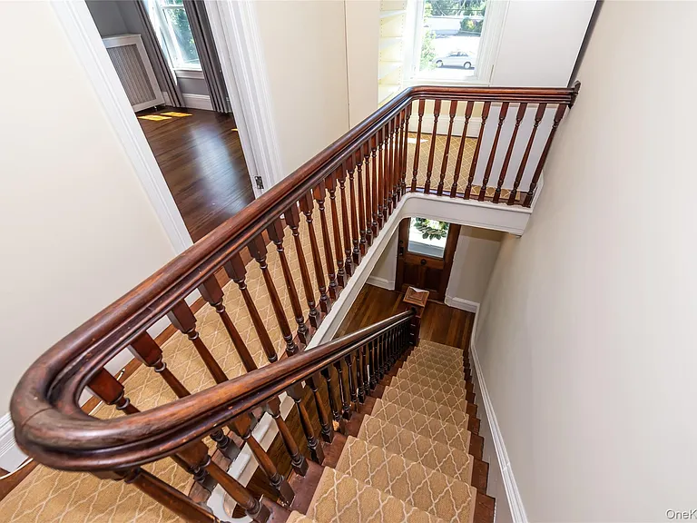 21 Franklin Ave — Photo 11