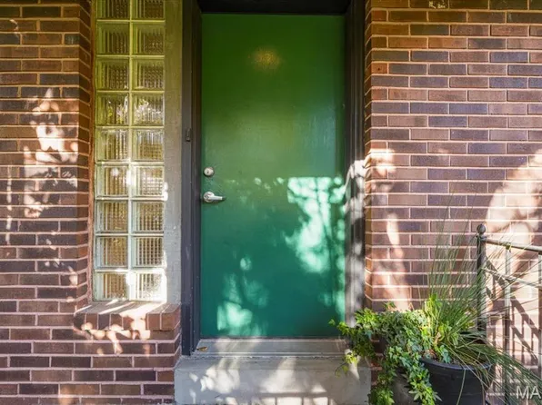 1248 Laclede Station Rd, Saint Louis, MO 63117