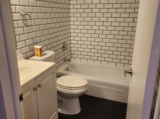 10361 Dearlove Rd #J, Glenview, IL 60025