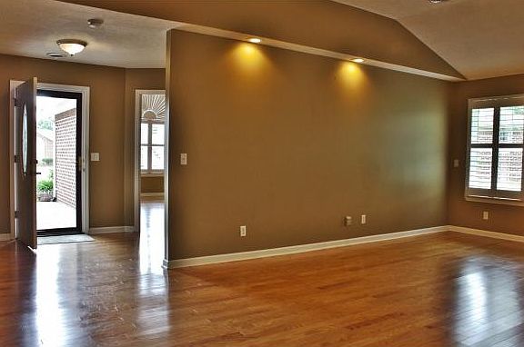 2nd image of 310 Bowie Ct #0