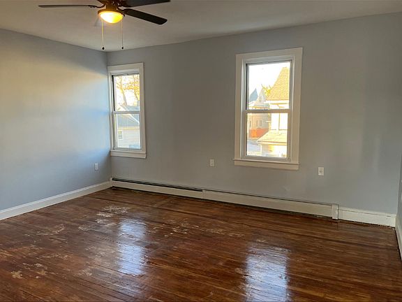 5th image of 16 Renfrew Pl #2-3