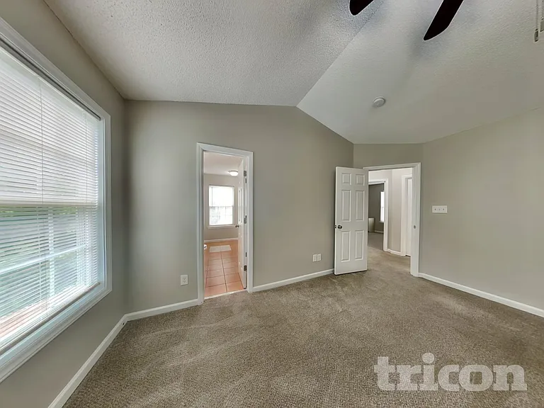 4812 Silverdene St — Photo 9