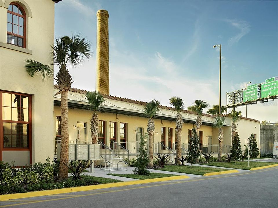 1st image of 1501 W HORATIO STREET #119