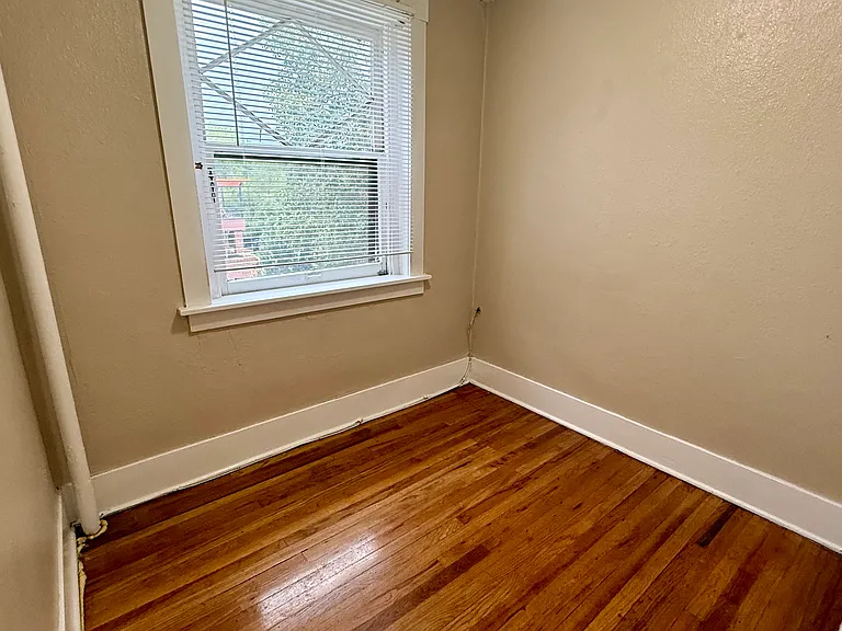 1202 N Corona St #5 — Photo 6