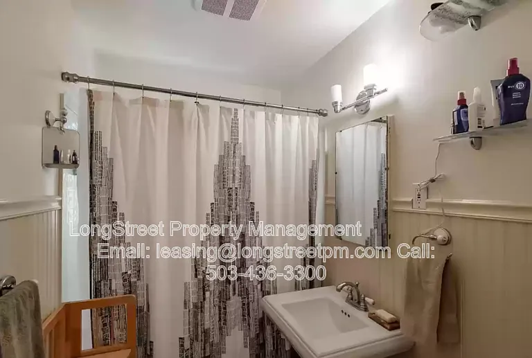 744 NW 16th St — Photo 13