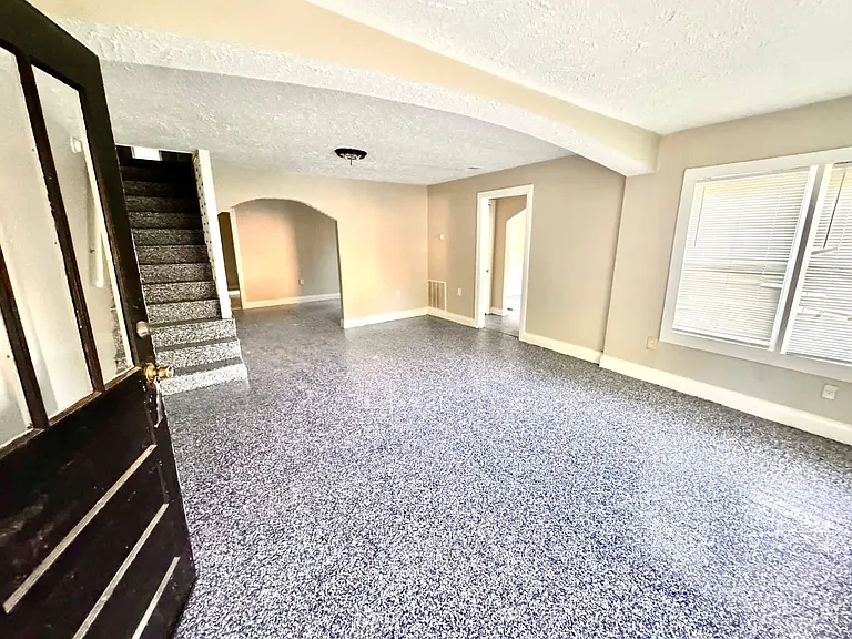 2597 Henderson St — Photo 6